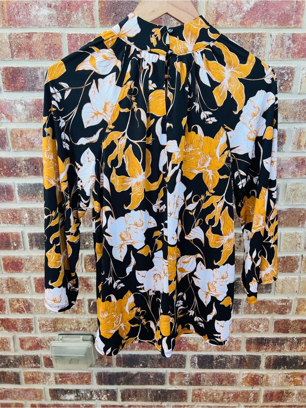 Cato Fashions Black Gold Floral Mock Neck Blouse Top Size S 3/4 Sleeve